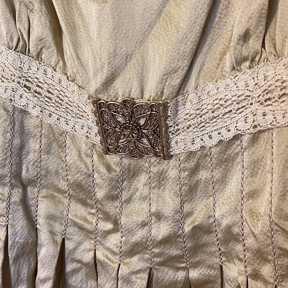 VINTAGE ELIE TAHARI SILK Ruffle Top ~ Large - Picture 3 of 6
